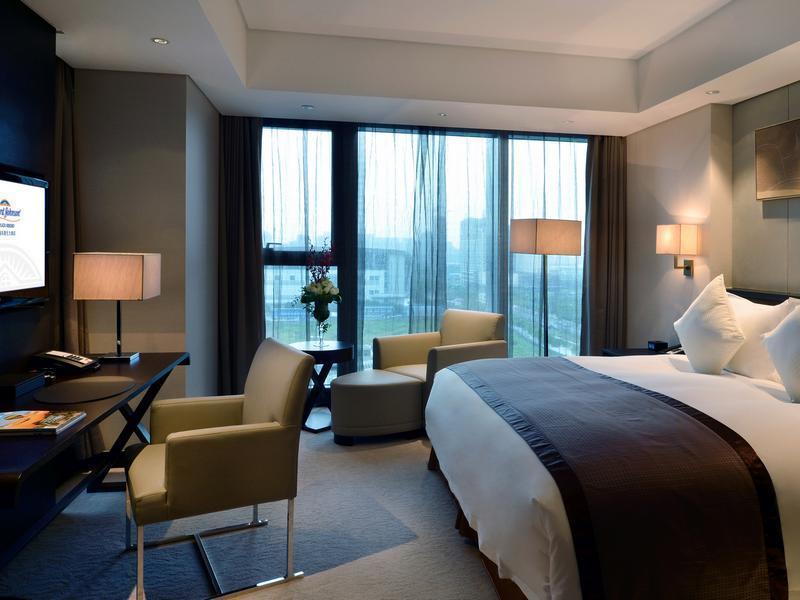 Howard Johnson Ifc Plaza Ningbo Eksteriør bilde
