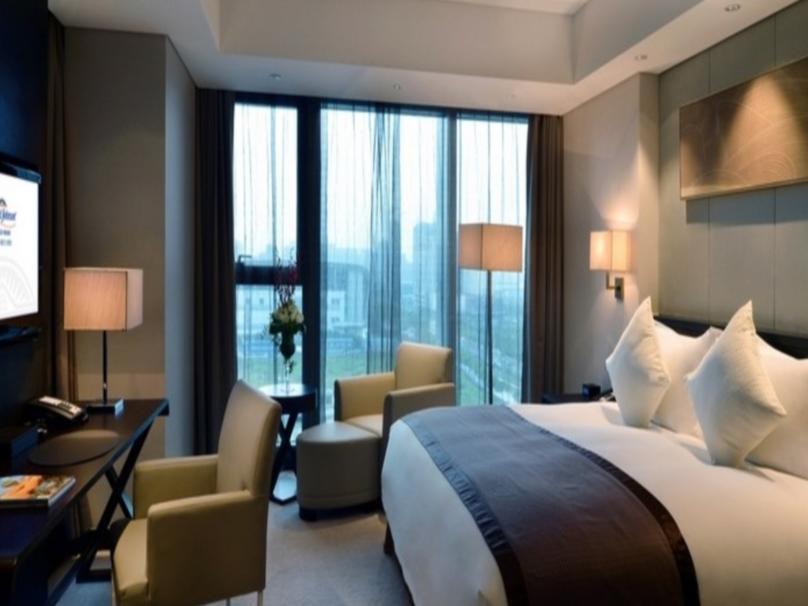 Howard Johnson Ifc Plaza Ningbo Eksteriør bilde
