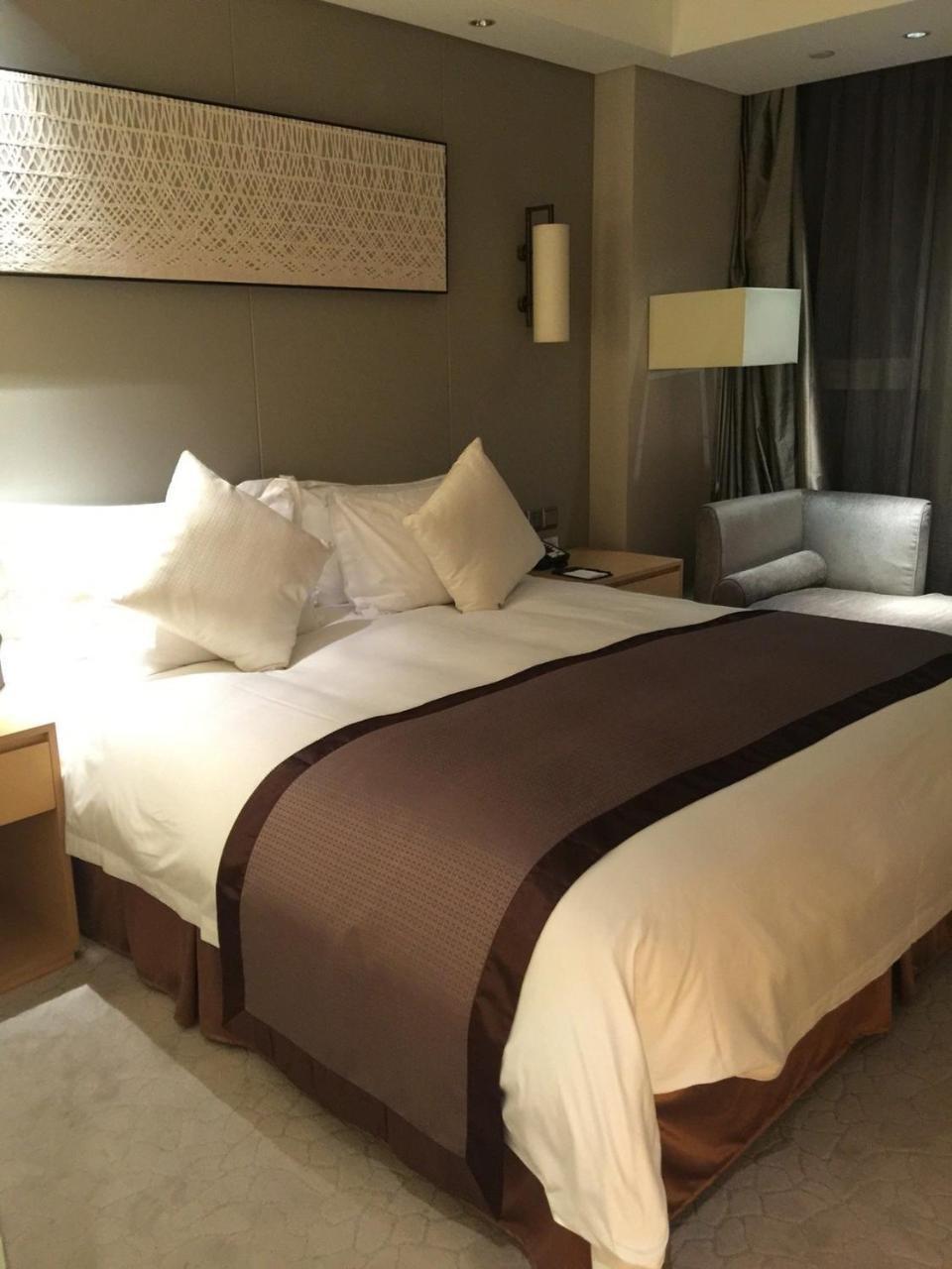 Howard Johnson Ifc Plaza Ningbo Eksteriør bilde