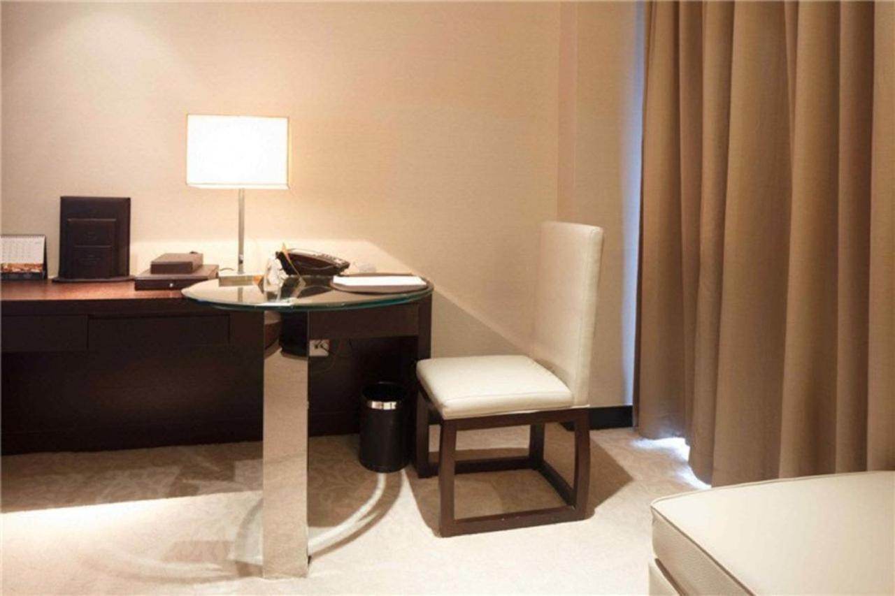 Howard Johnson Ifc Plaza Ningbo Eksteriør bilde