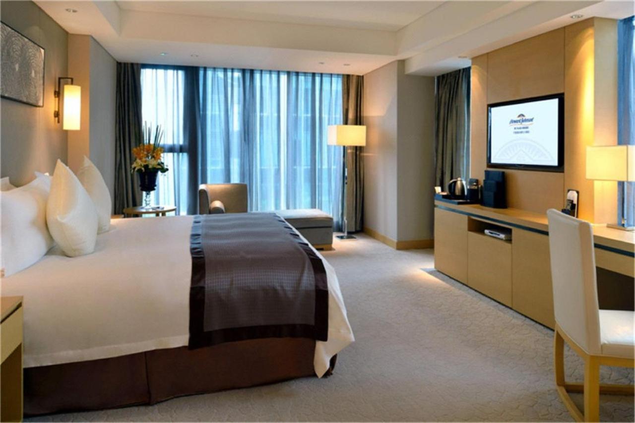 Howard Johnson Ifc Plaza Ningbo Eksteriør bilde