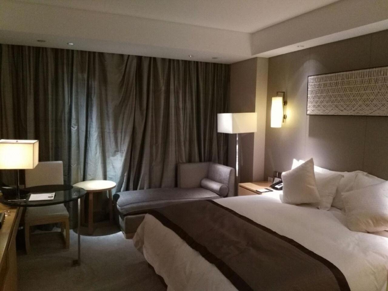 Howard Johnson Ifc Plaza Ningbo Eksteriør bilde